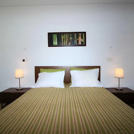 Villa Tr3s Qu4rtos Pedras Pretas *