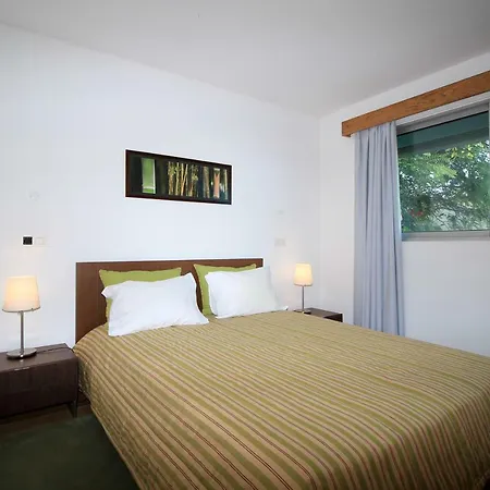 Tr3s Qu4rtos Pedras Pretas Villa