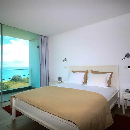 Tr3s Qu4rtos Pedras Pretas Porto Santo